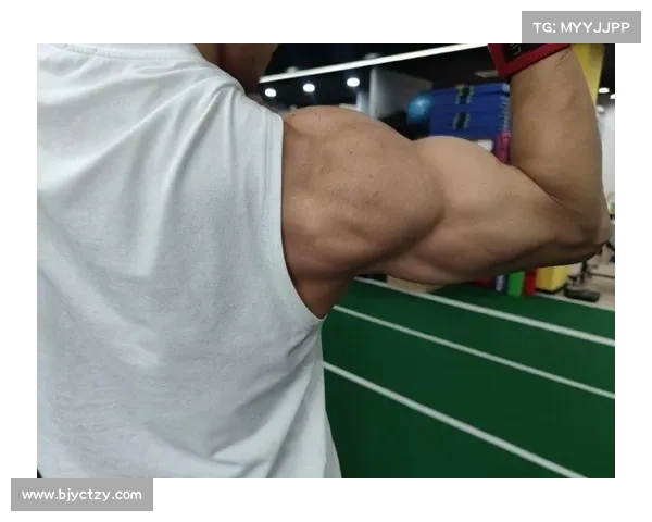 17 岁少年一年半练成麒麟臂：自律与科学铸造肌肉神话